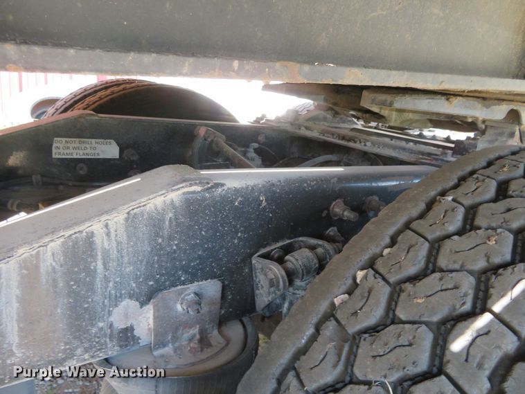 image for item FV9012 2006 International 9400i semi truck