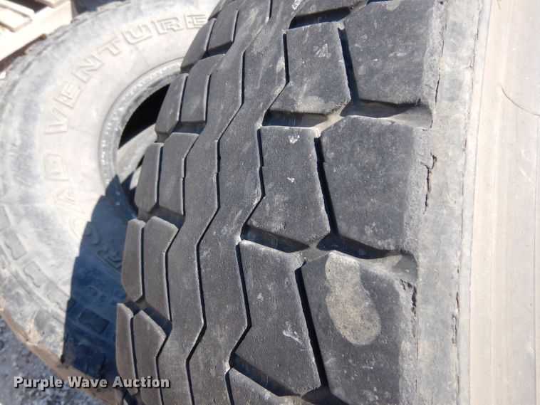 image for item FY9663 (7) 11R22.5 tires and wheels
