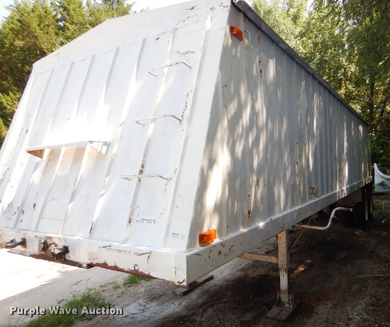 image for item GH9545 1996 White double hopper bottom grain trailer