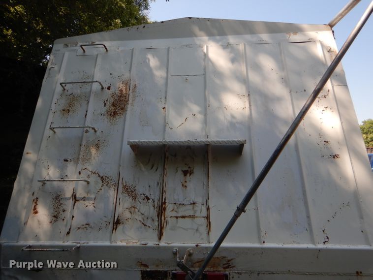 image for item GH9545 1996 White double hopper bottom grain trailer