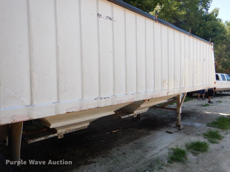 image for item GH9545 1996 White double hopper bottom grain trailer