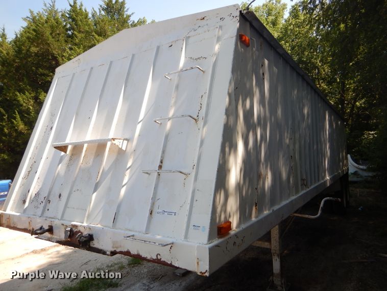 image for item GH9545 1996 White double hopper bottom grain trailer