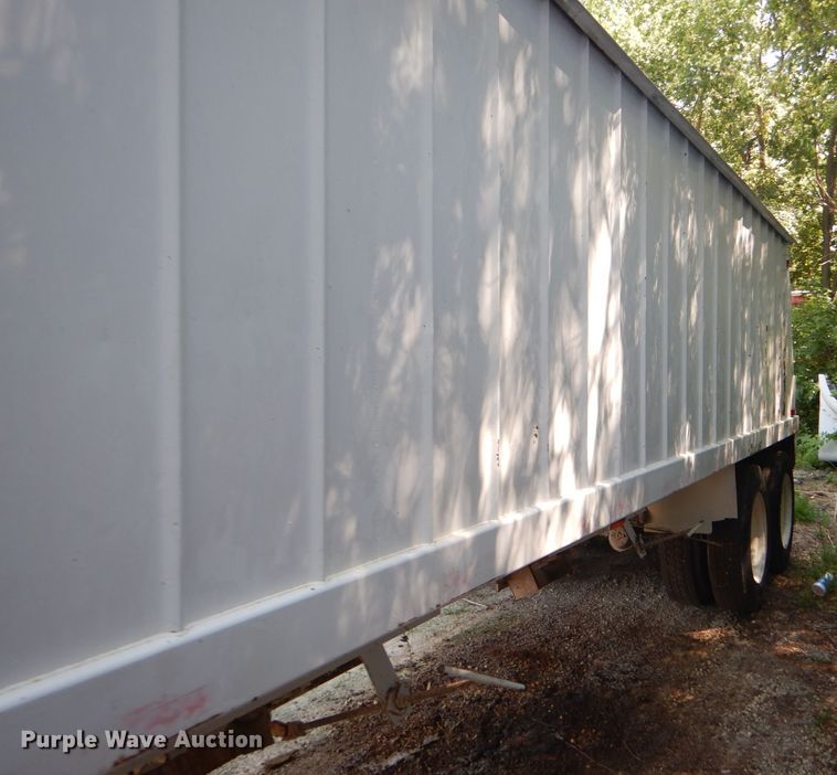 image for item GH9545 1996 White double hopper bottom grain trailer