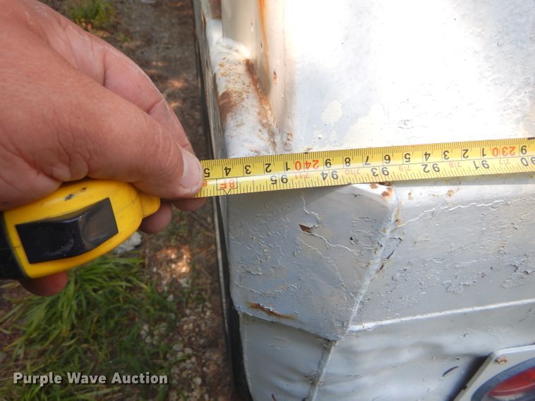 image for item GH9545 1996 White double hopper bottom grain trailer