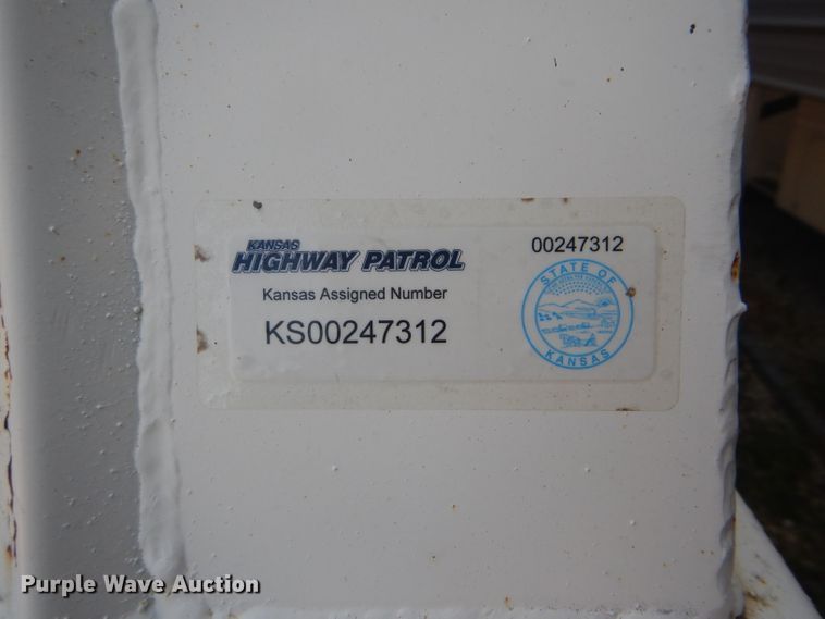 image for item GH9545 1996 White double hopper bottom grain trailer