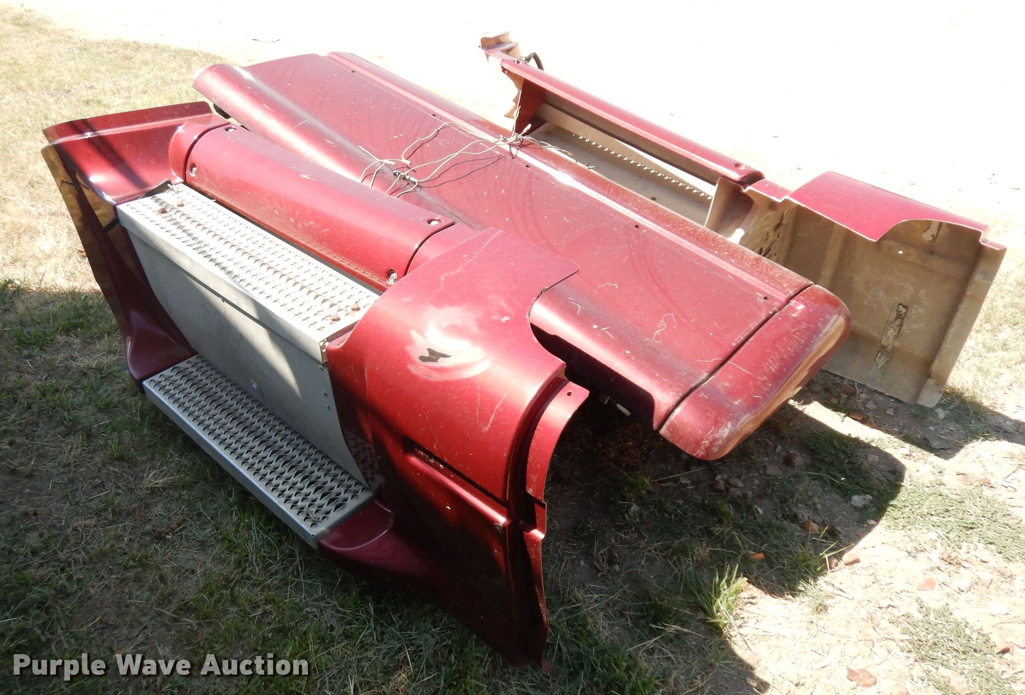 Entry steps in Russell, KS Item FY9670 sold Purple Wave