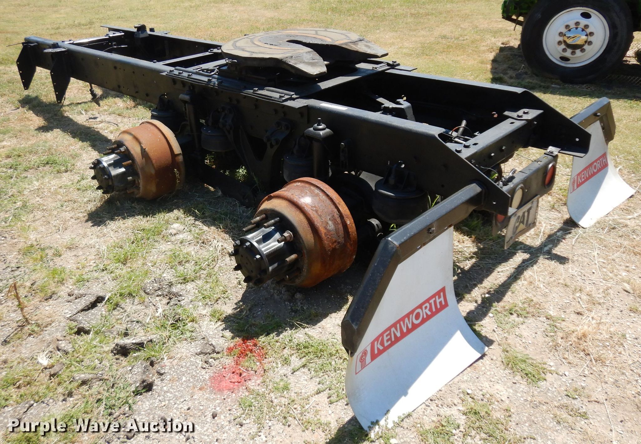 1998 Kenworth rear axle assembly and frame in Russell, KS | Item FY9678 ...