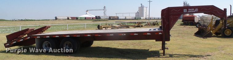 image for item DC5053 2000 Load Trail equipment trailer