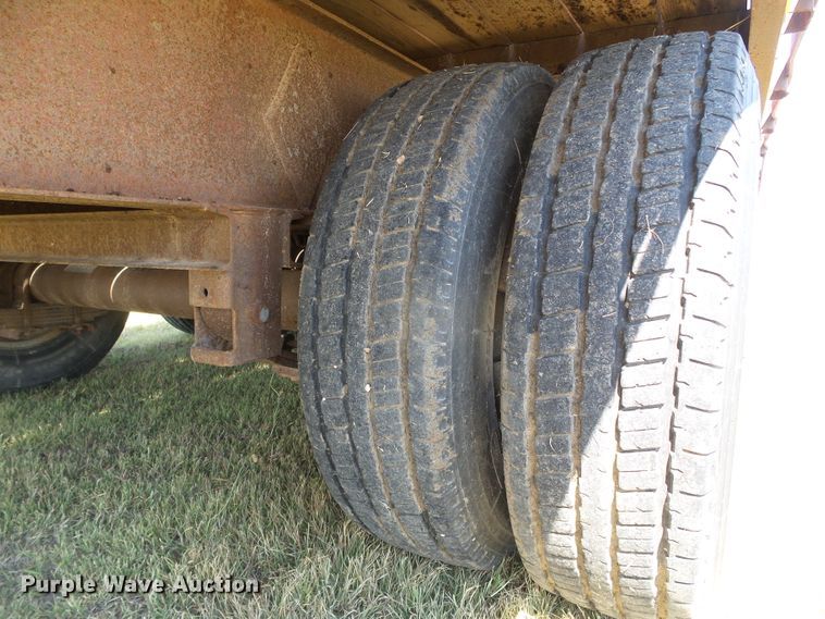 image for item DC5053 2000 Load Trail equipment trailer