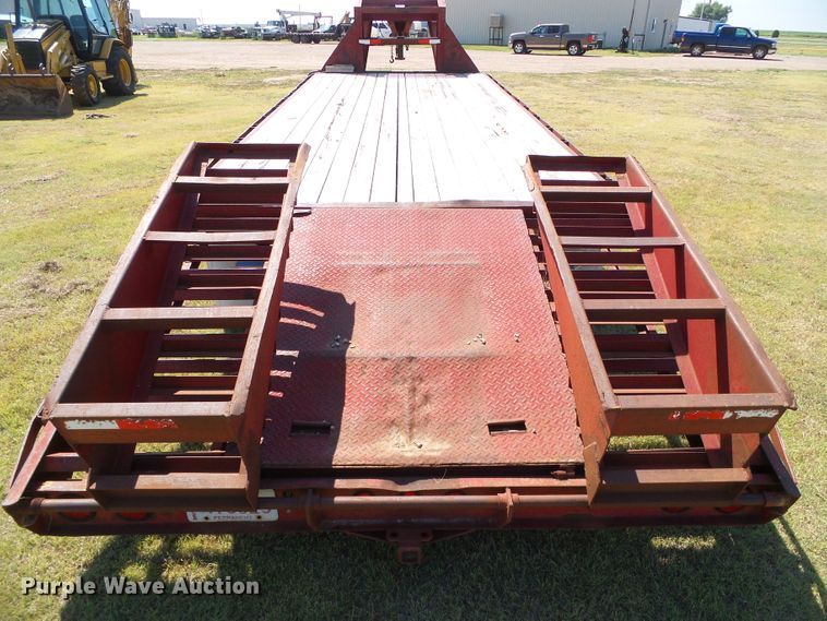 image for item DC5053 2000 Load Trail equipment trailer