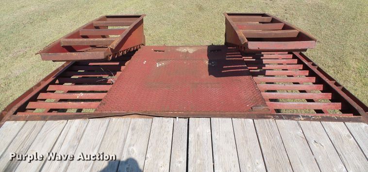 image for item DC5053 2000 Load Trail equipment trailer