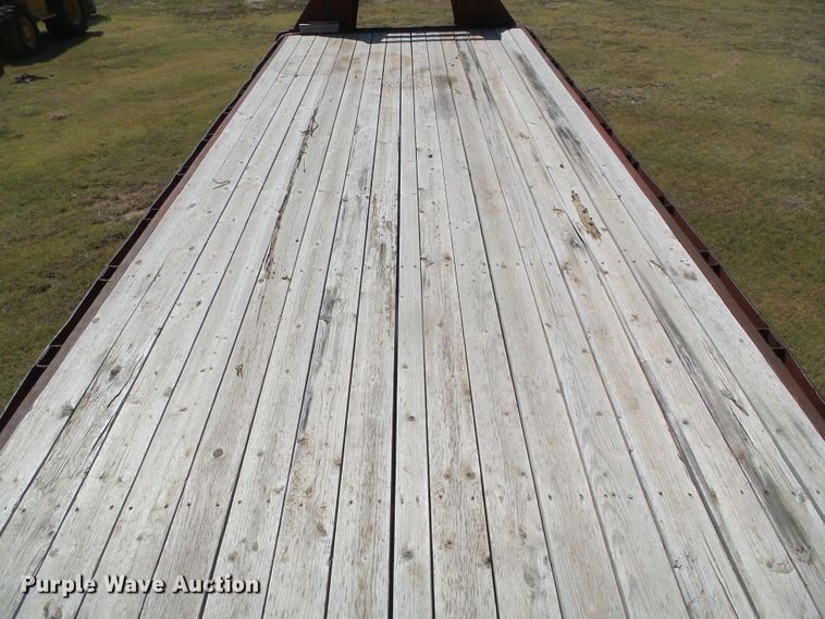 image for item DC5053 2000 Load Trail equipment trailer