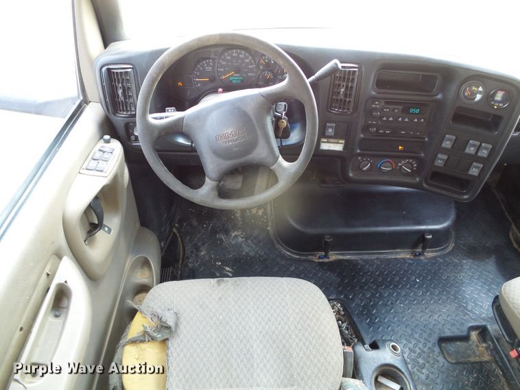 image for item DC5064 2006 GMC C5500 flatbed truck