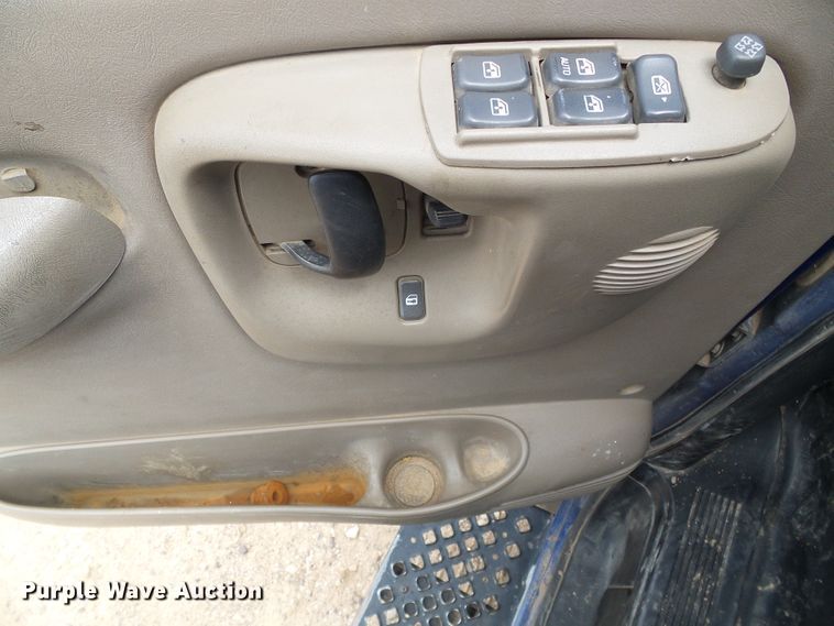 image for item DC5064 2006 GMC C5500 flatbed truck