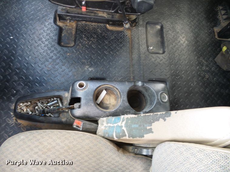 image for item DC5064 2006 GMC C5500 flatbed truck