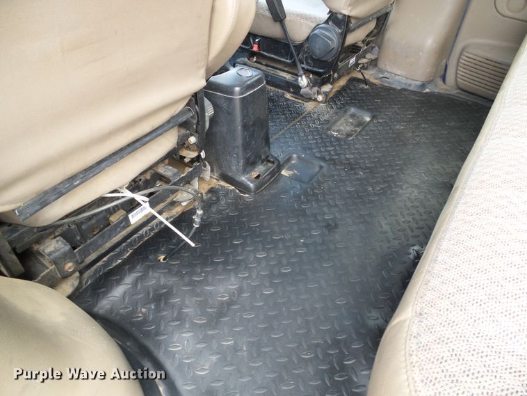 image for item DC5064 2006 GMC C5500 flatbed truck