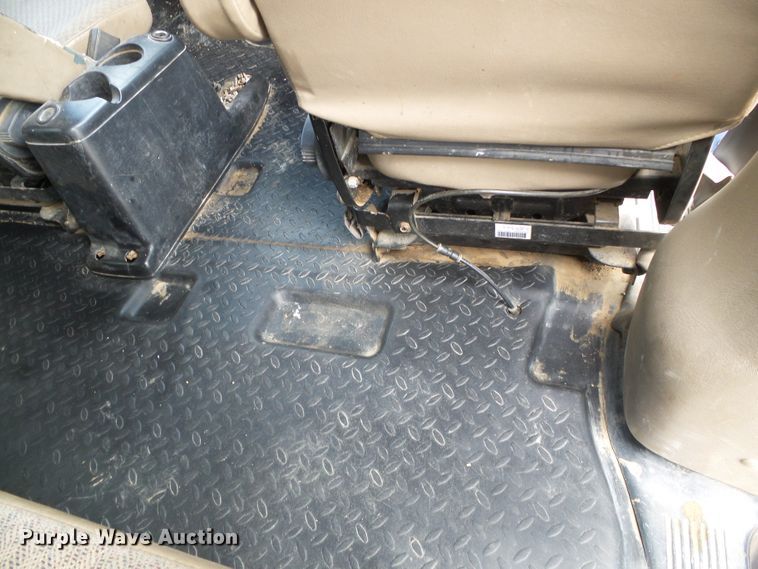 image for item DC5064 2006 GMC C5500 flatbed truck