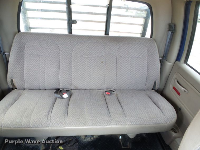 image for item DC5064 2006 GMC C5500 flatbed truck