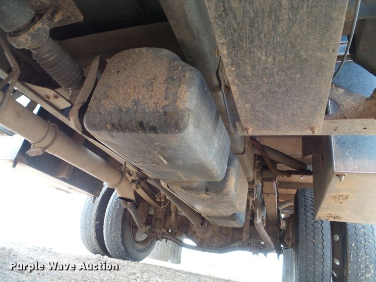 image for item DC5064 2006 GMC C5500 flatbed truck