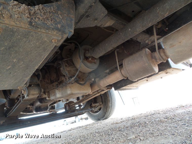 image for item DC5064 2006 GMC C5500 flatbed truck