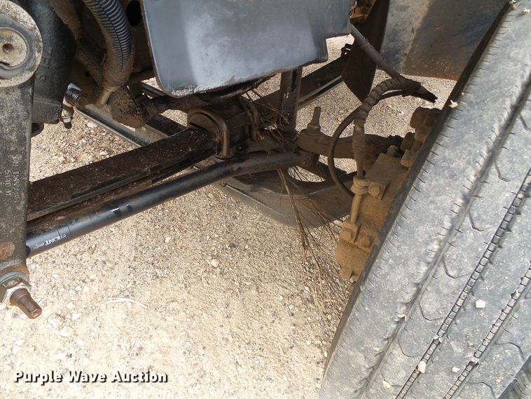 image for item DC5064 2006 GMC C5500 flatbed truck