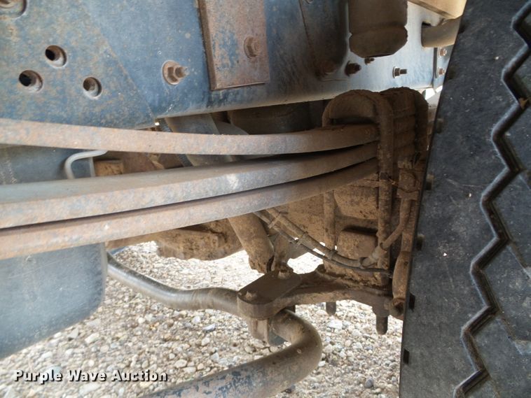 image for item DC5064 2006 GMC C5500 flatbed truck