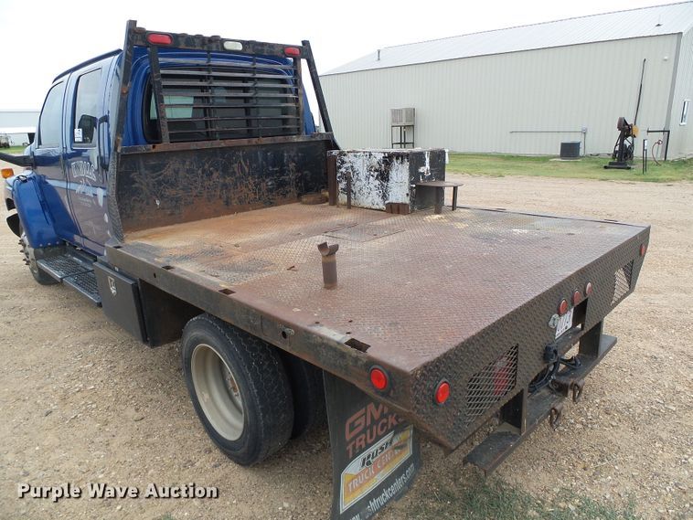 image for item DC5064 2006 GMC C5500 flatbed truck