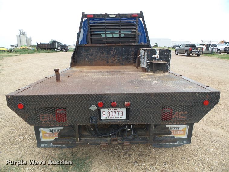 image for item DC5064 2006 GMC C5500 flatbed truck