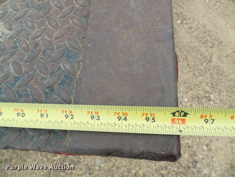 image for item DC5064 2006 GMC C5500 flatbed truck