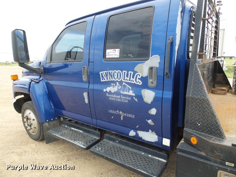 image for item DC5064 2006 GMC C5500 flatbed truck