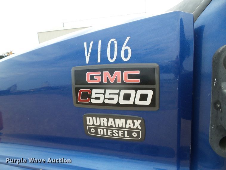 image for item DC5064 2006 GMC C5500 flatbed truck