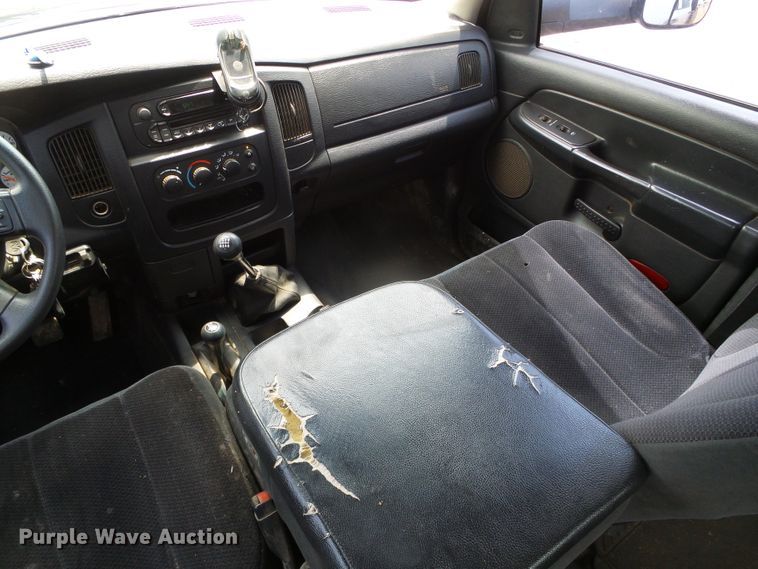 image for item DC5066 2005 Dodge Ram 3500 Quad Cab flatbed pickup truck