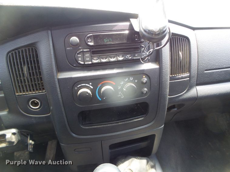 image for item DC5066 2005 Dodge Ram 3500 Quad Cab flatbed pickup truck