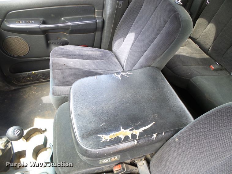 image for item DC5066 2005 Dodge Ram 3500 Quad Cab flatbed pickup truck