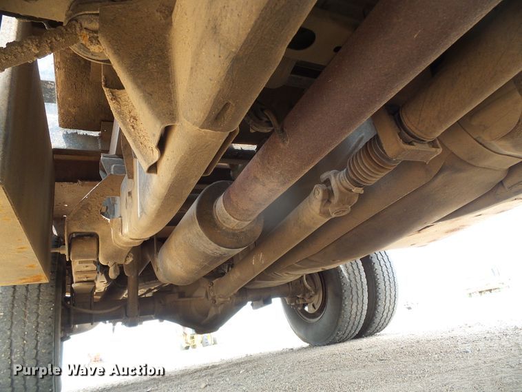 image for item DC5066 2005 Dodge Ram 3500 Quad Cab flatbed pickup truck