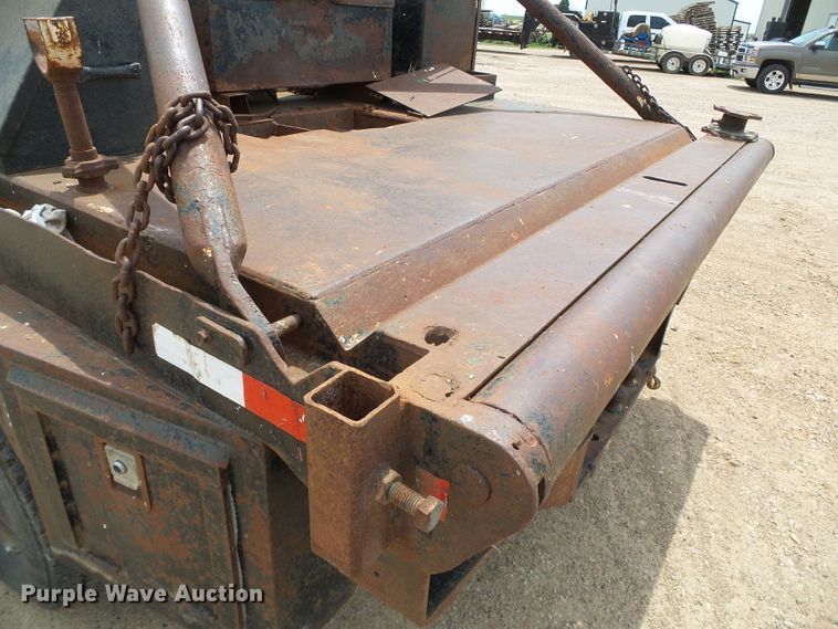 image for item DC5066 2005 Dodge Ram 3500 Quad Cab flatbed pickup truck