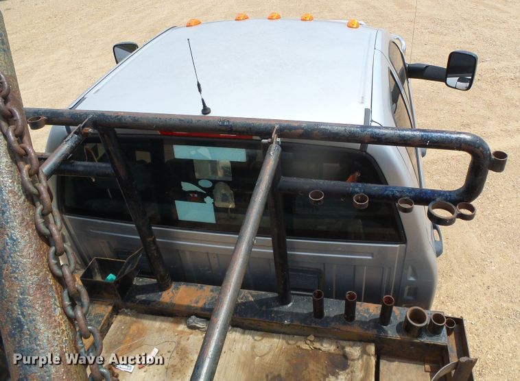 image for item DC5066 2005 Dodge Ram 3500 Quad Cab flatbed pickup truck