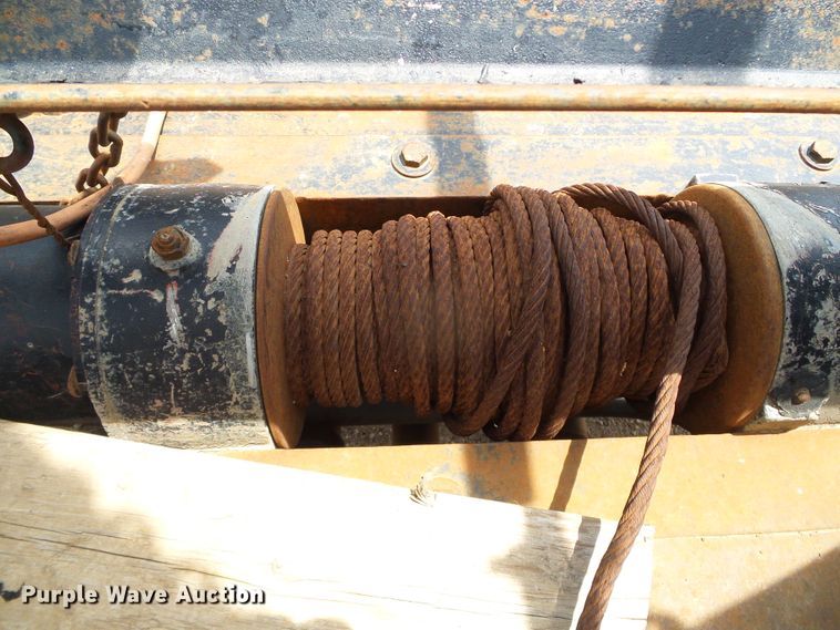 image for item DC5066 2005 Dodge Ram 3500 Quad Cab flatbed pickup truck