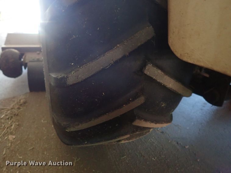 image for item DE0912 Grasshopper 727K ZTR lawn mower