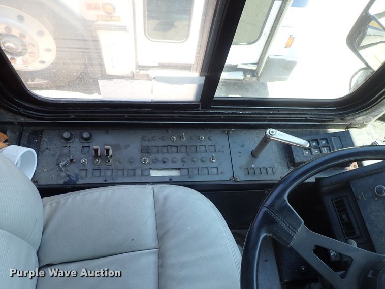 image for item DE5499 1998 Neoplan El Dorado coach bus