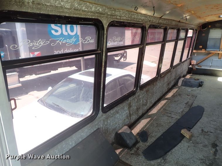 image for item DE5499 1998 Neoplan El Dorado coach bus