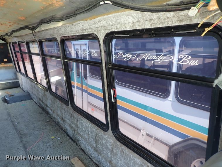 image for item DE5499 1998 Neoplan El Dorado coach bus