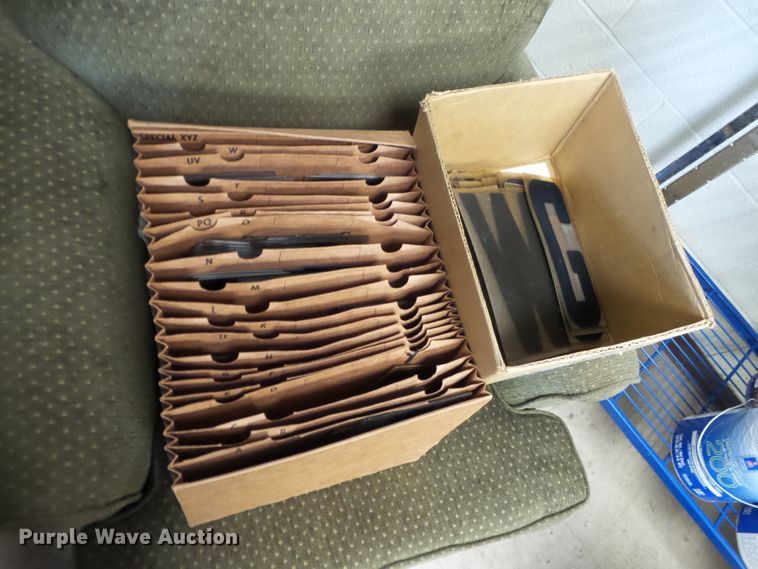 image for item DE7927 Message board