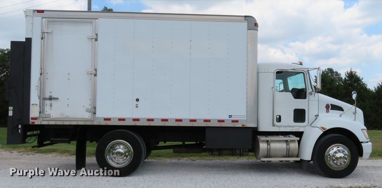 image for item DE8248 2009 Kenworth T270 box truck