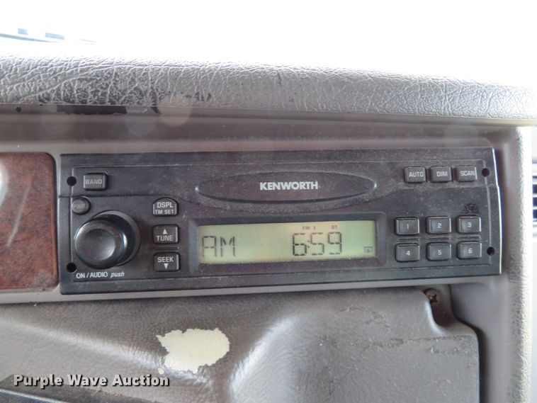 image for item DE8248 2009 Kenworth T270 box truck