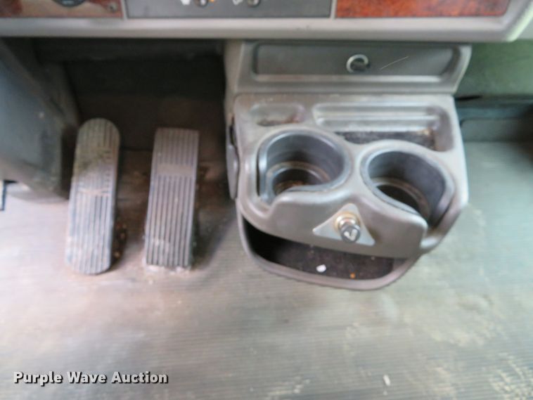 image for item DE8248 2009 Kenworth T270 box truck