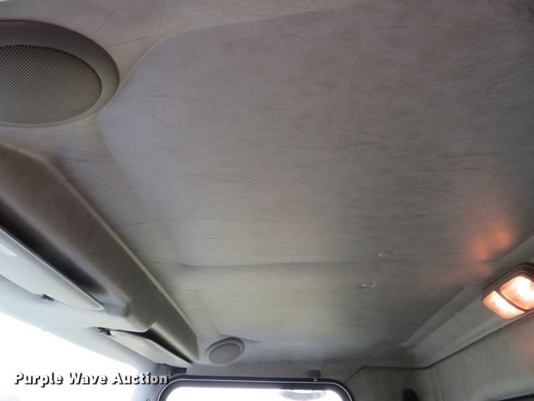 image for item DE8248 2009 Kenworth T270 box truck