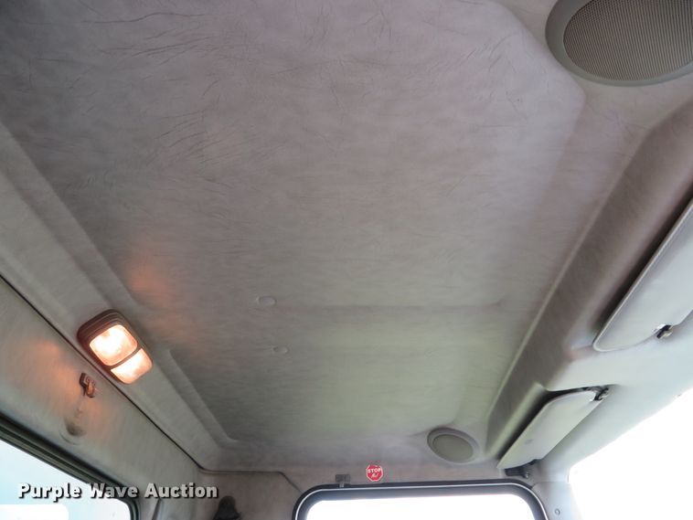 image for item DE8248 2009 Kenworth T270 box truck