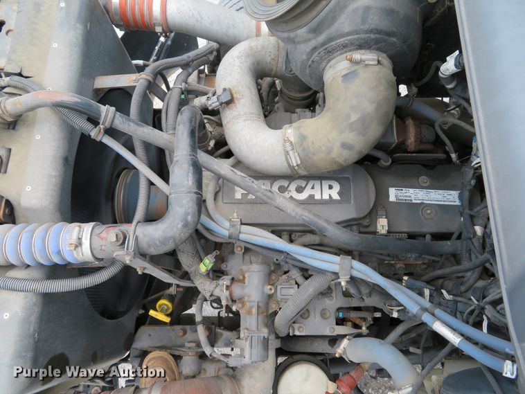 image for item DE8248 2009 Kenworth T270 box truck