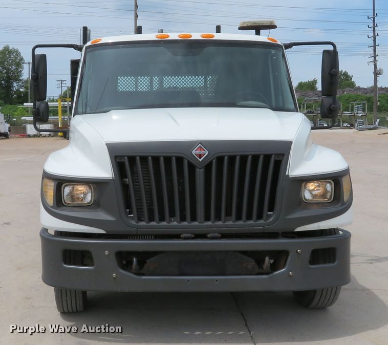 image for item DE8253 2012 International TerraStar flatbed truck